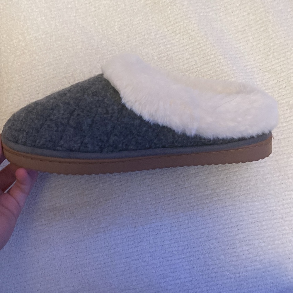 Slippers - Picture 5 of 7